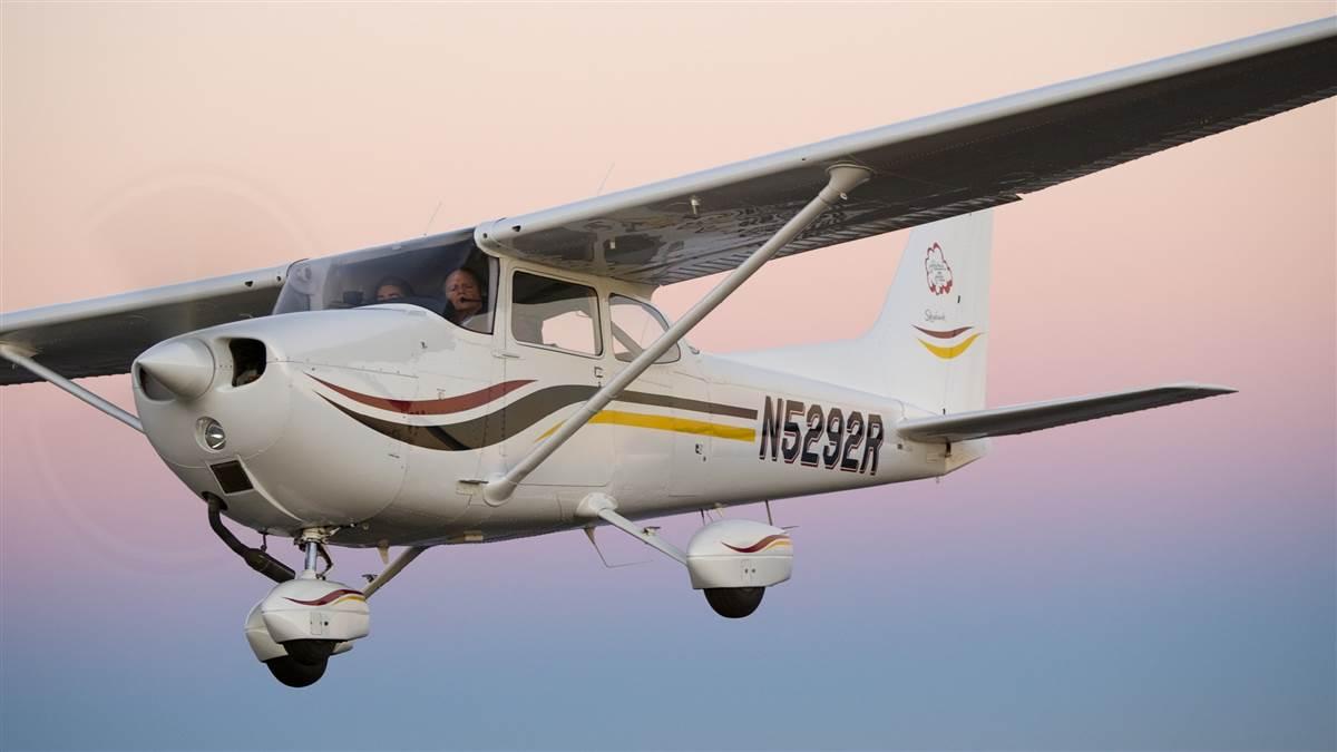 cessna flying